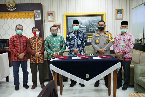  Akhirnya Bupati Siak Teken Adendum NPHD Pilkada Kabupaten Siak